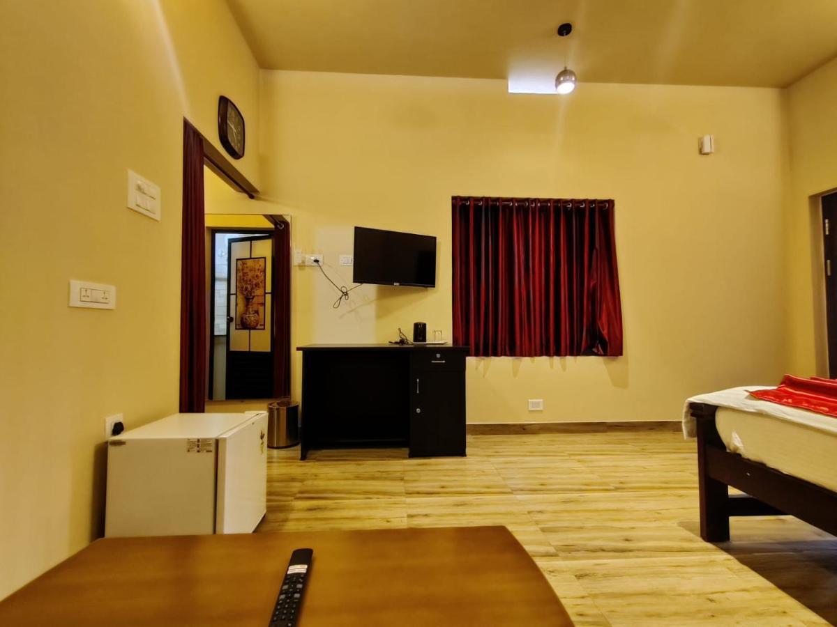 Forest And River Edge Resort Kannur Buitenkant foto
